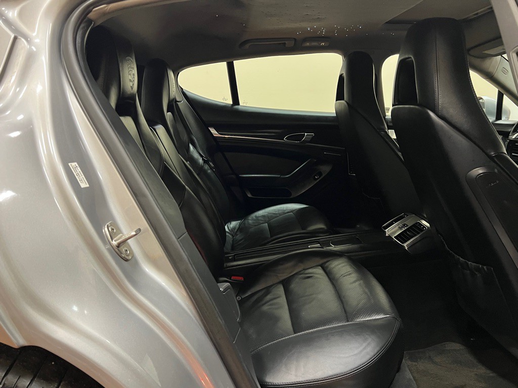 2011 Porsche Panamera Image 21