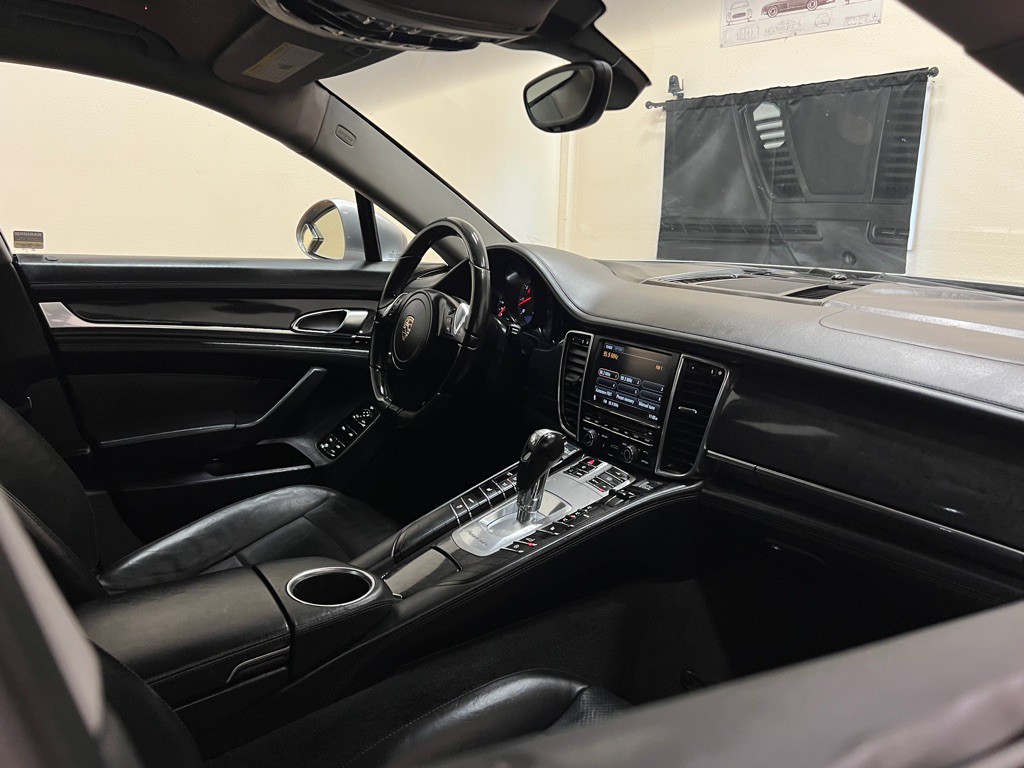 2011 Porsche Panamera Image 25
