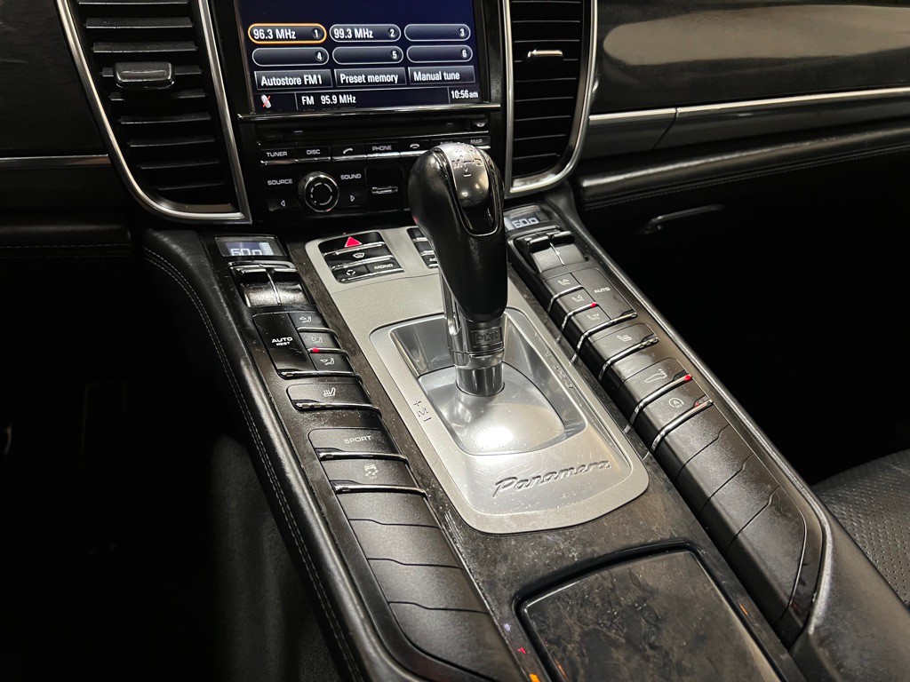2011 Porsche Panamera Image 33
