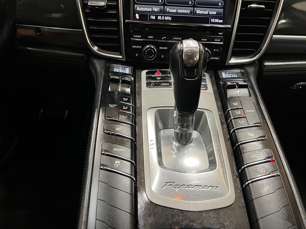 2011 Porsche Panamera Image 34