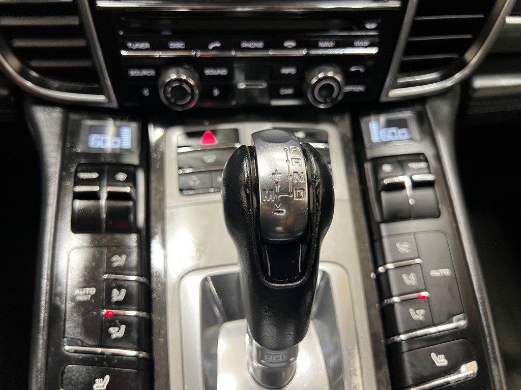 2011 Porsche Panamera Image 35