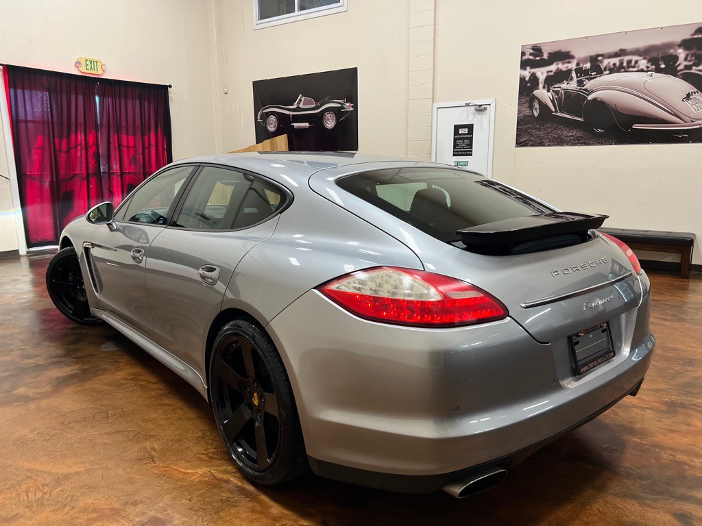 2011 Porsche Panamera Image 44