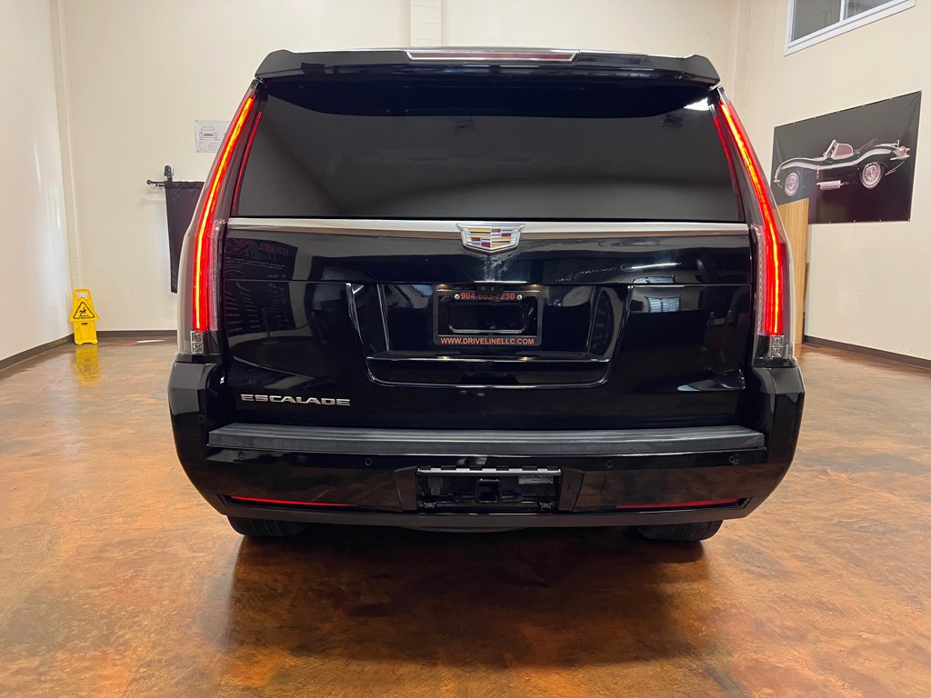2018 Cadillac Escalade Image 8