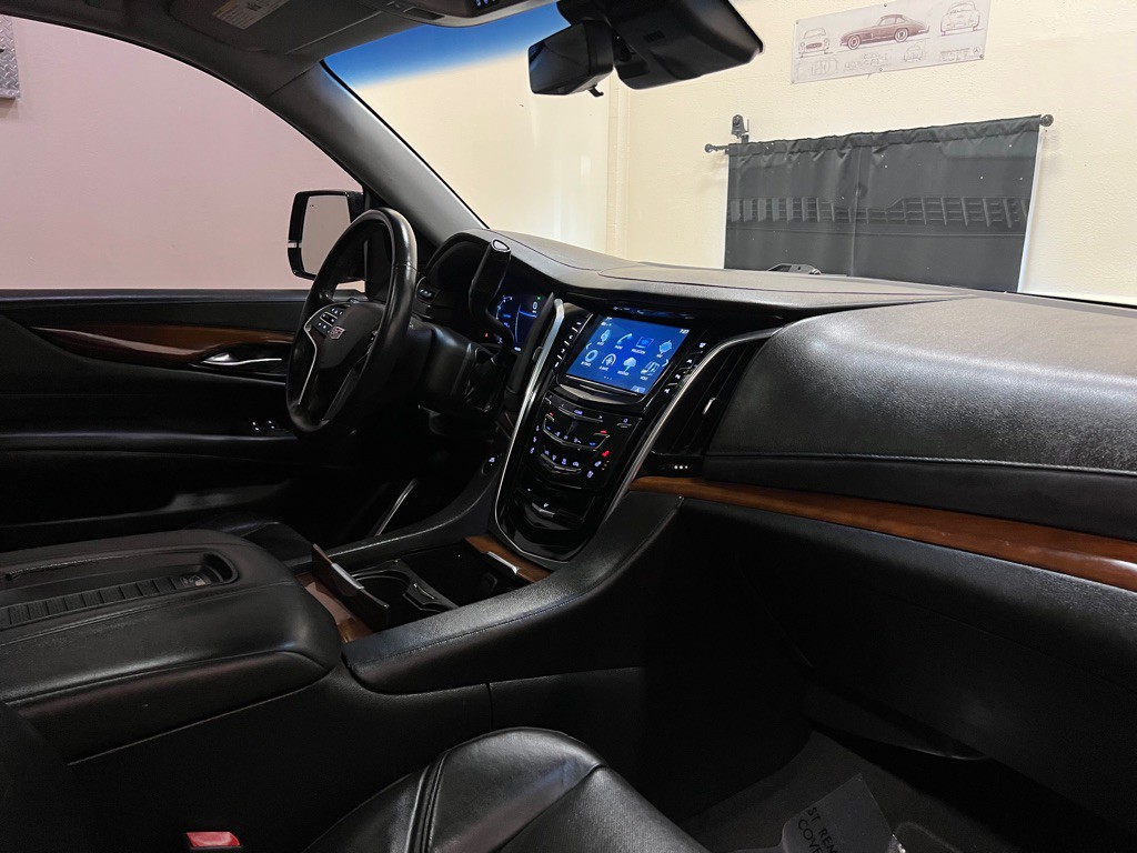 2018 Cadillac Escalade Image 15