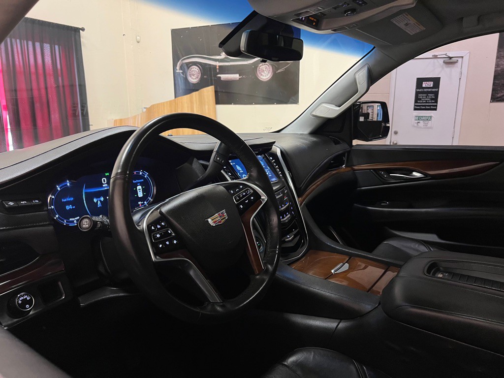 2018 Cadillac Escalade Image 16