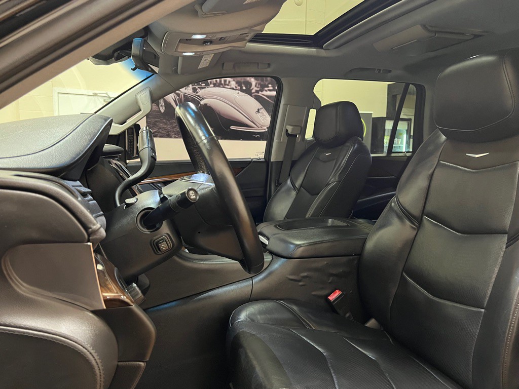 2018 Cadillac Escalade Image 18
