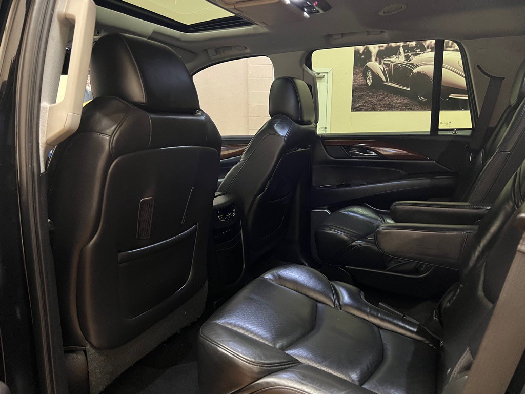 2018 Cadillac Escalade Image 19