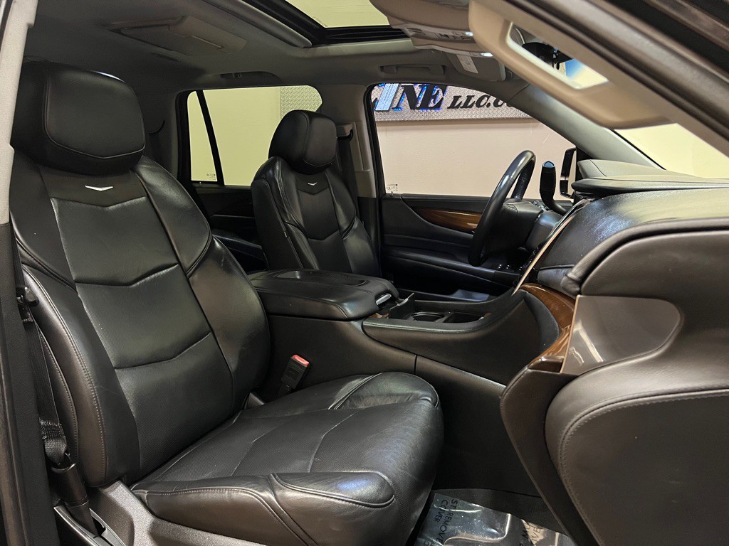 2018 Cadillac Escalade Image 30