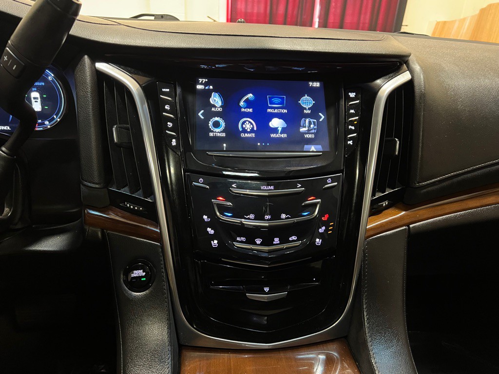 2018 Cadillac Escalade Image 37