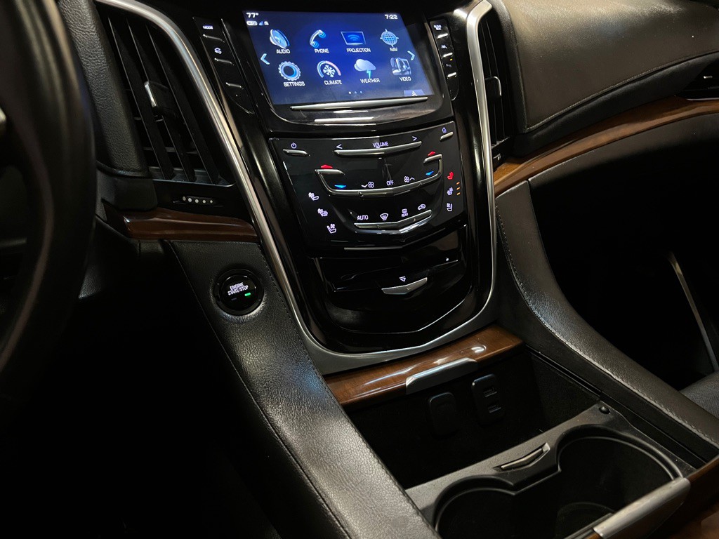 2018 Cadillac Escalade Image 38