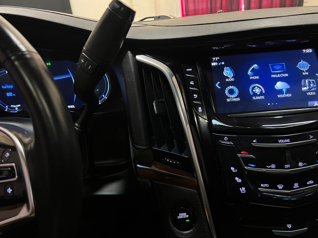 2018 Cadillac Escalade Image 39