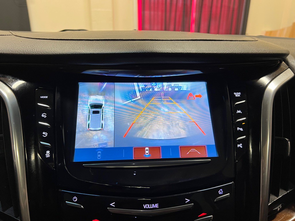 2018 Cadillac Escalade Image 45
