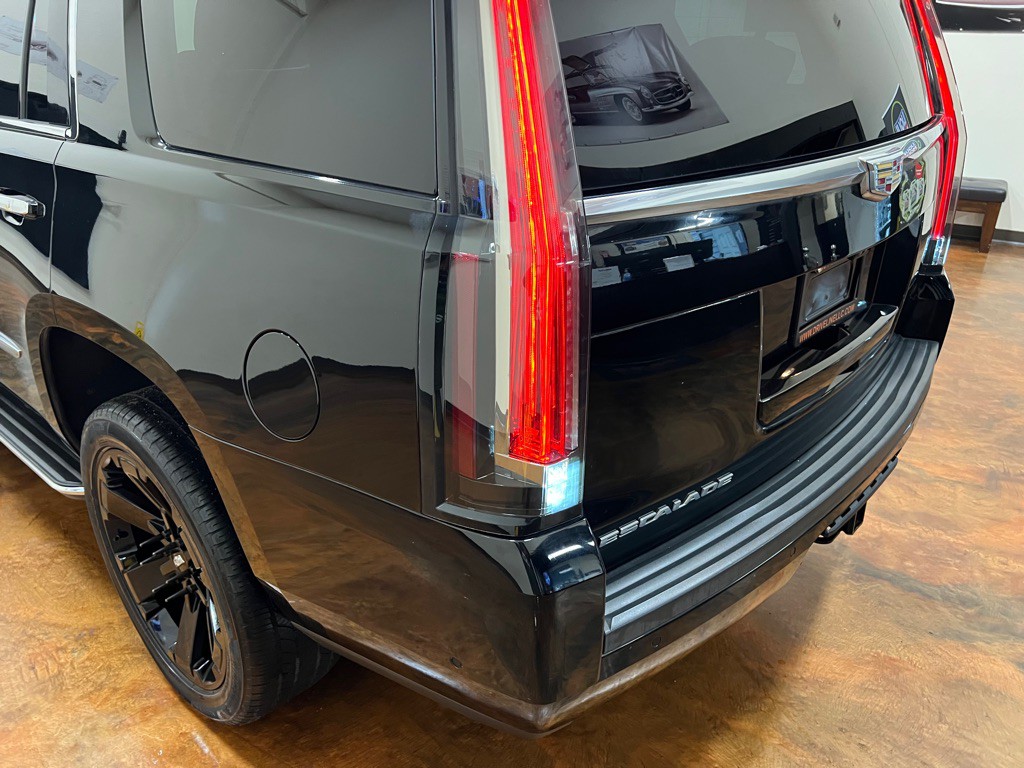 2018 Cadillac Escalade Image 52