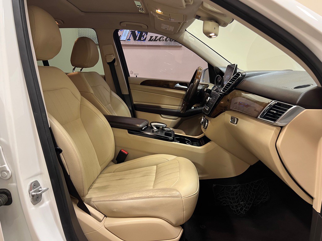 2016 Mercedes-Benz GLE-Class Image 25
