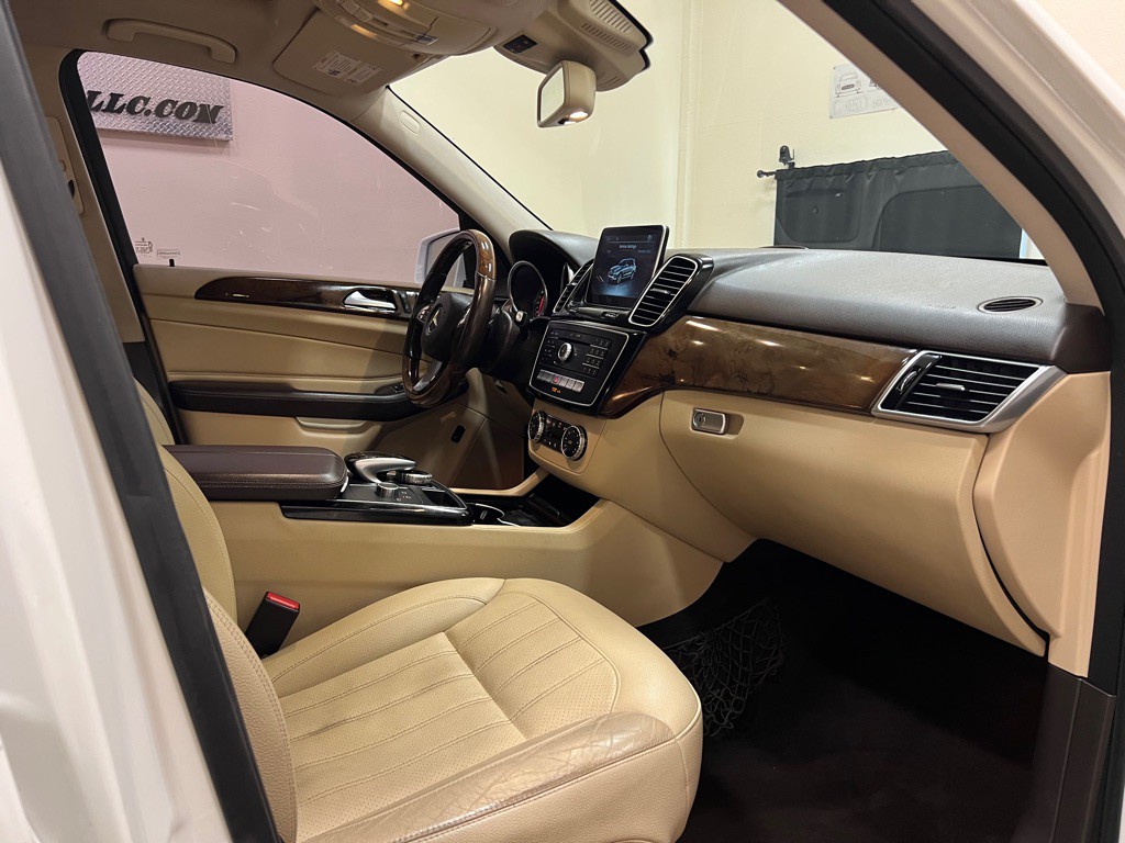 2016 Mercedes-Benz GLE-Class Image 26