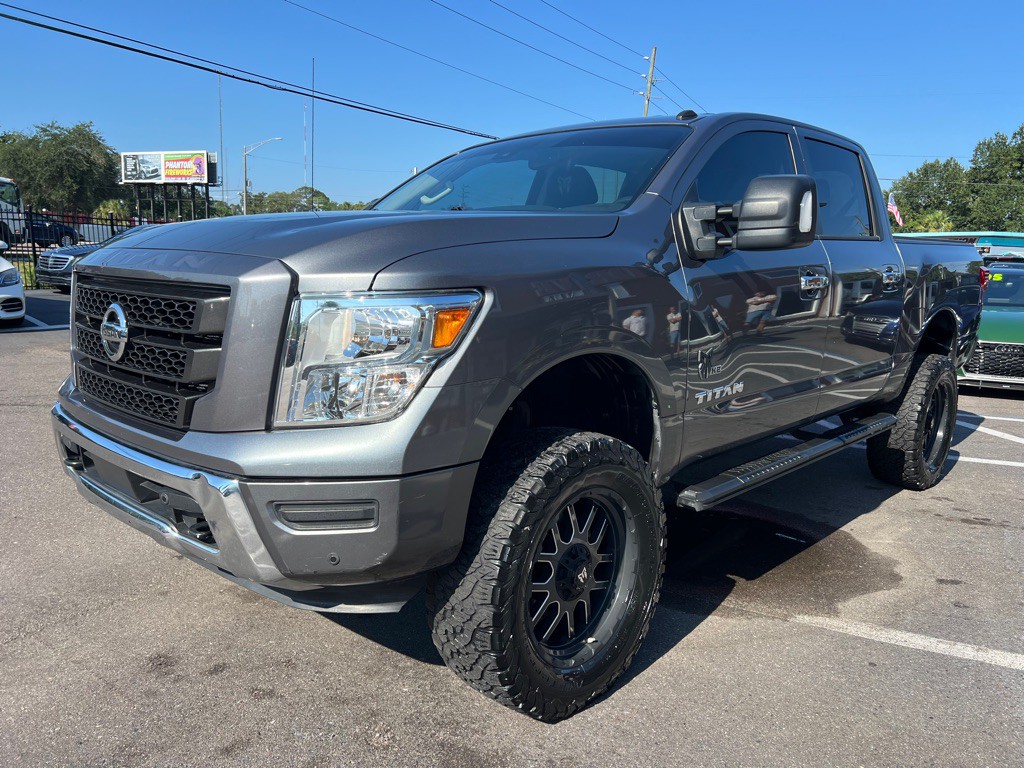 2021 Nissan Titan Image 5