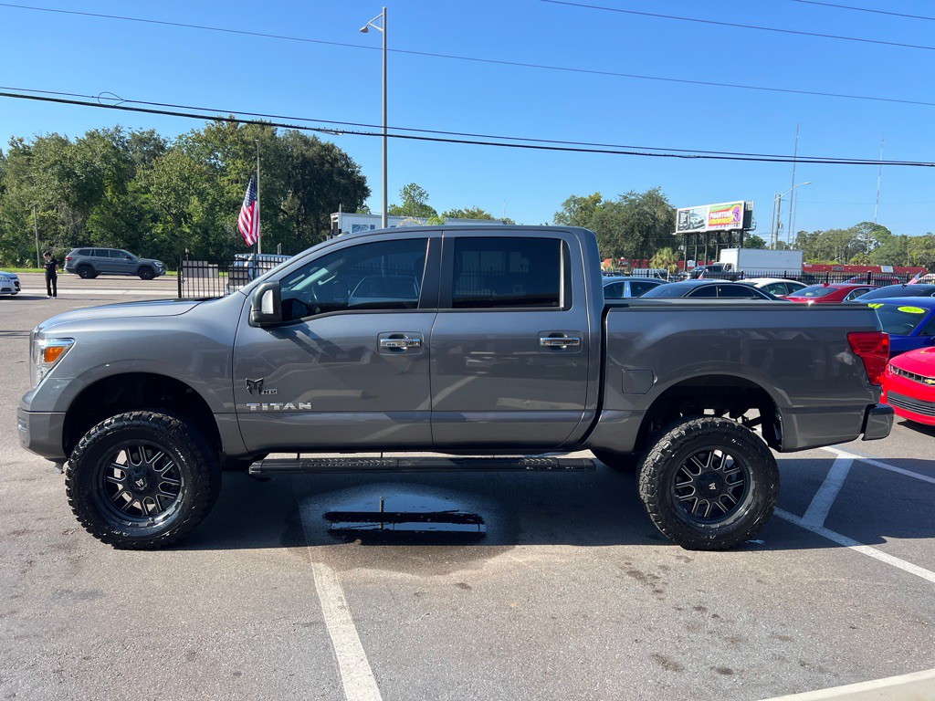 2021 Nissan Titan Image 6