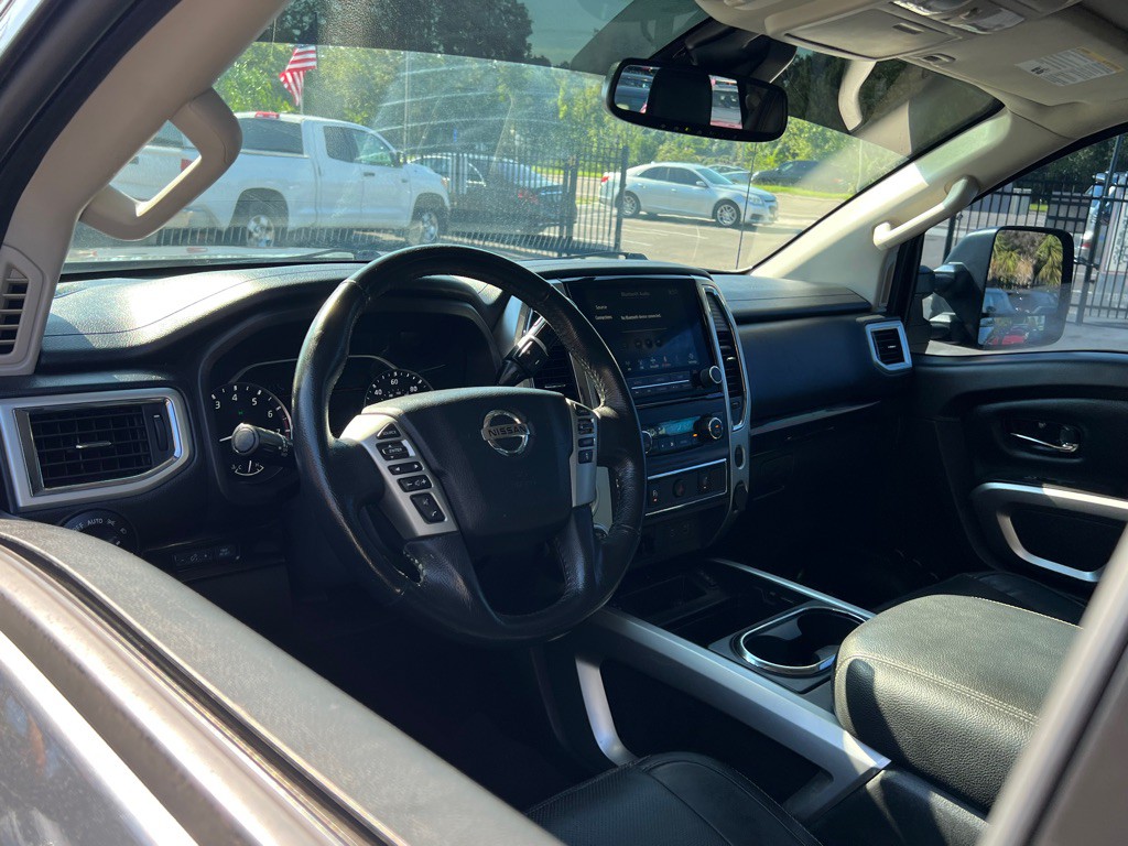 2021 Nissan Titan Image 13