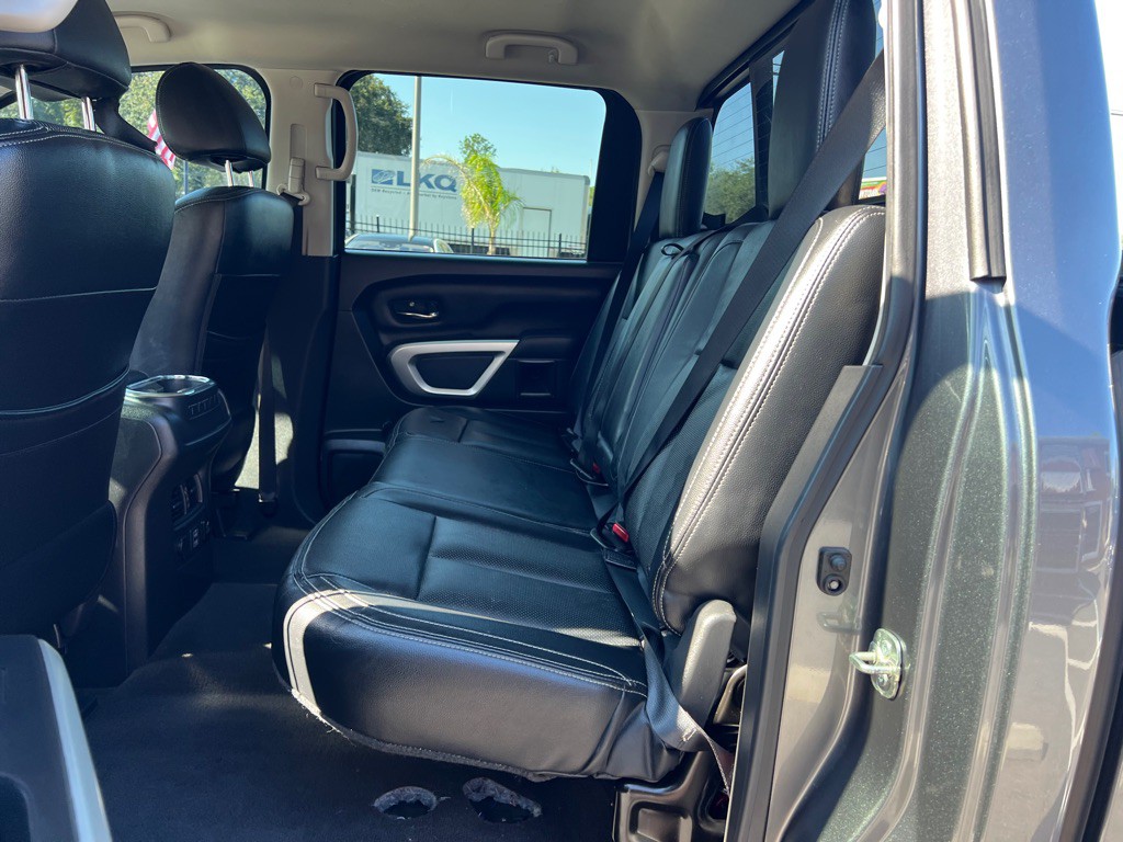 2021 Nissan Titan Image 20