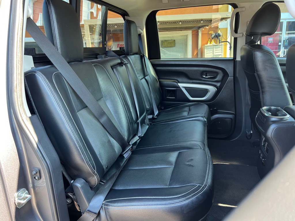 2021 Nissan Titan Image 22