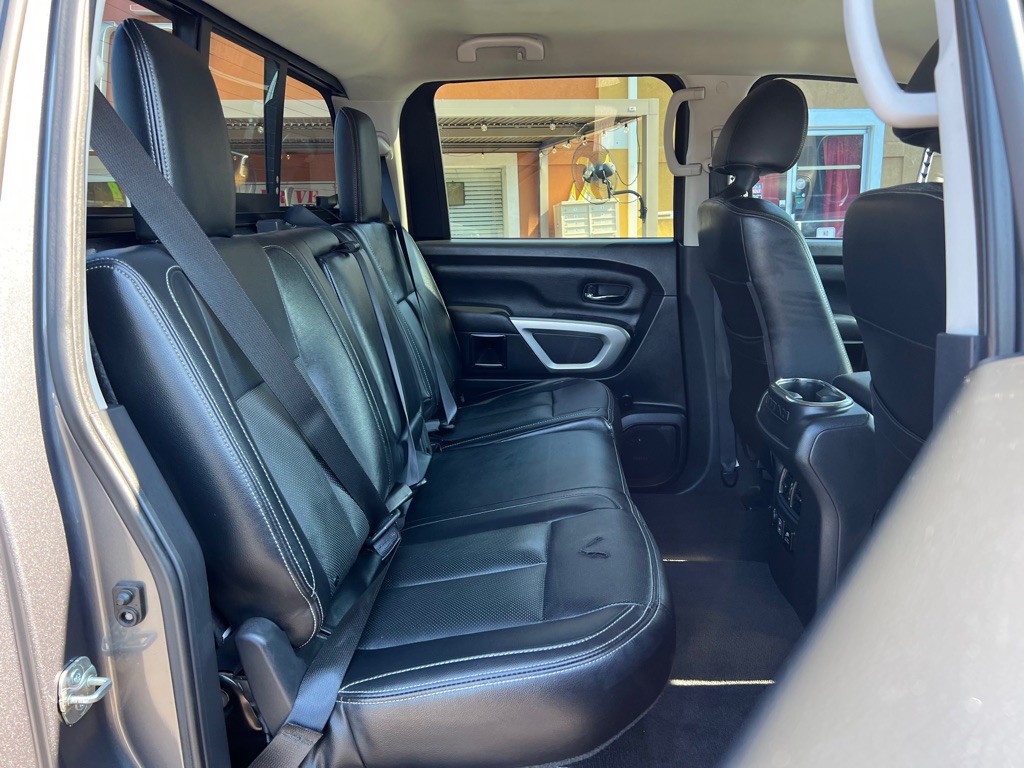 2021 Nissan Titan Image 23