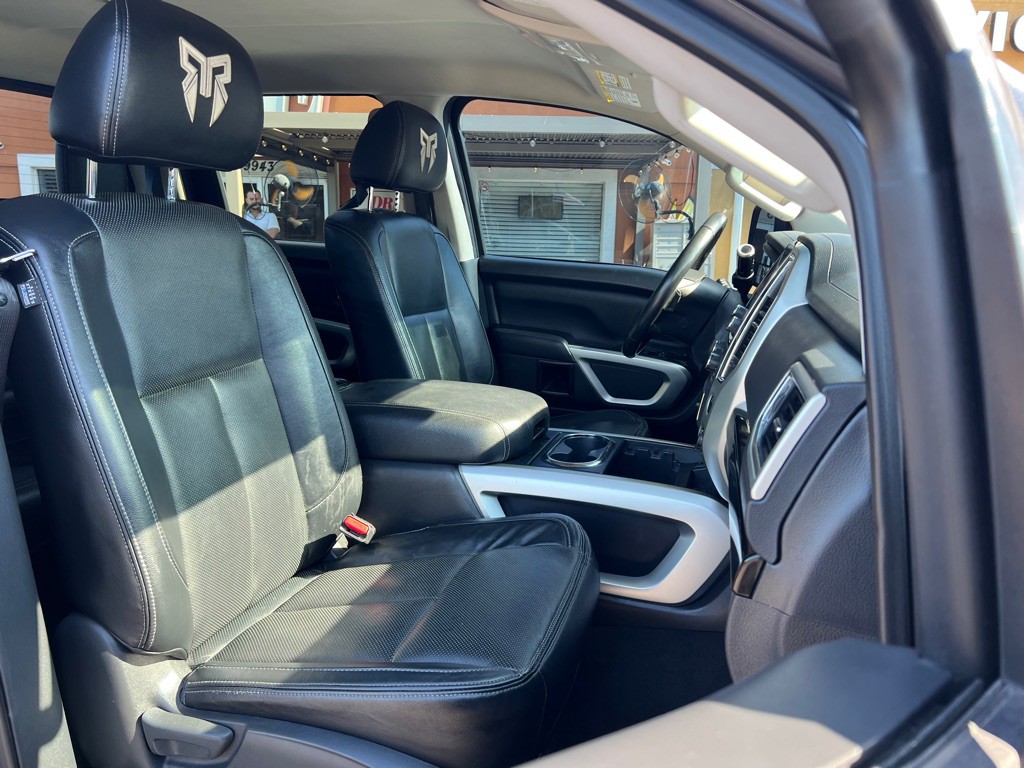 2021 Nissan Titan Image 25
