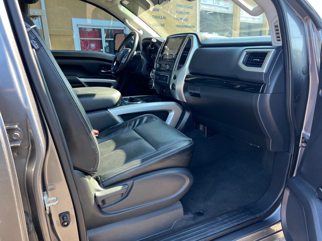 2021 Nissan Titan Image 27