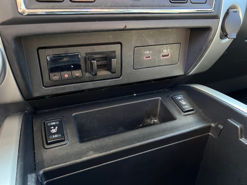 2021 Nissan Titan Image 39