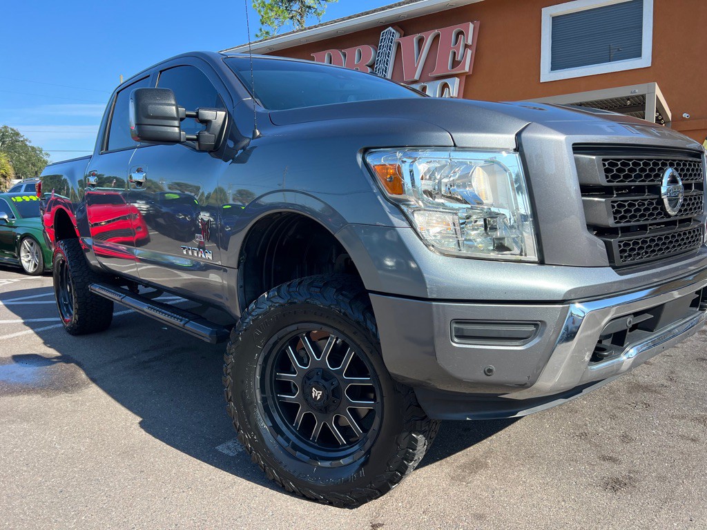 2021 Nissan Titan Image 40