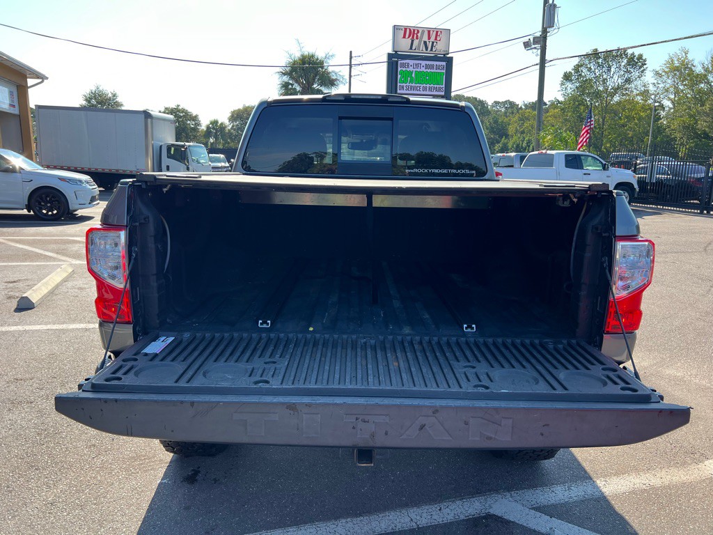 2021 Nissan Titan Image 50