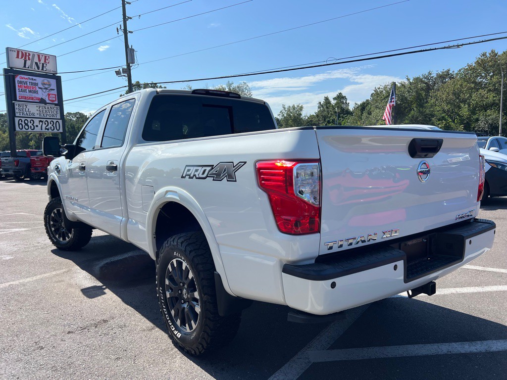 2018 Nissan Titan Image 2