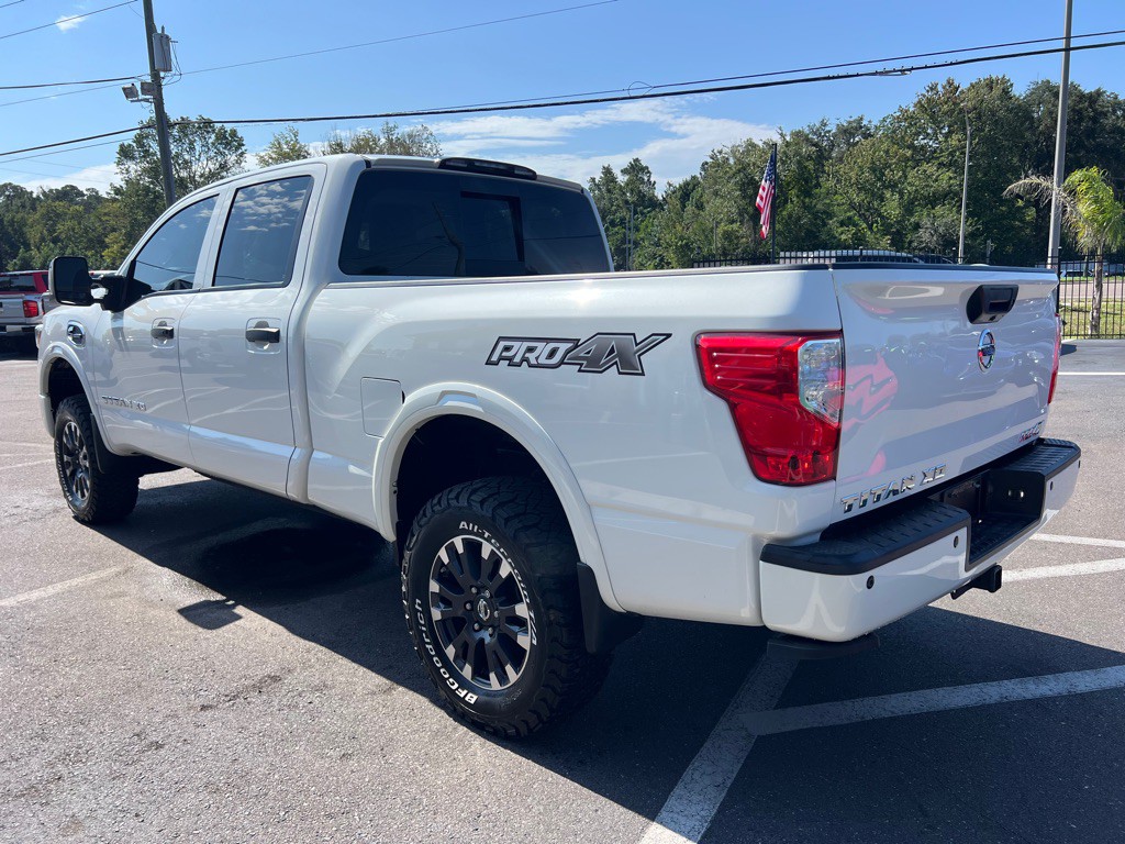 2018 Nissan Titan Image 7