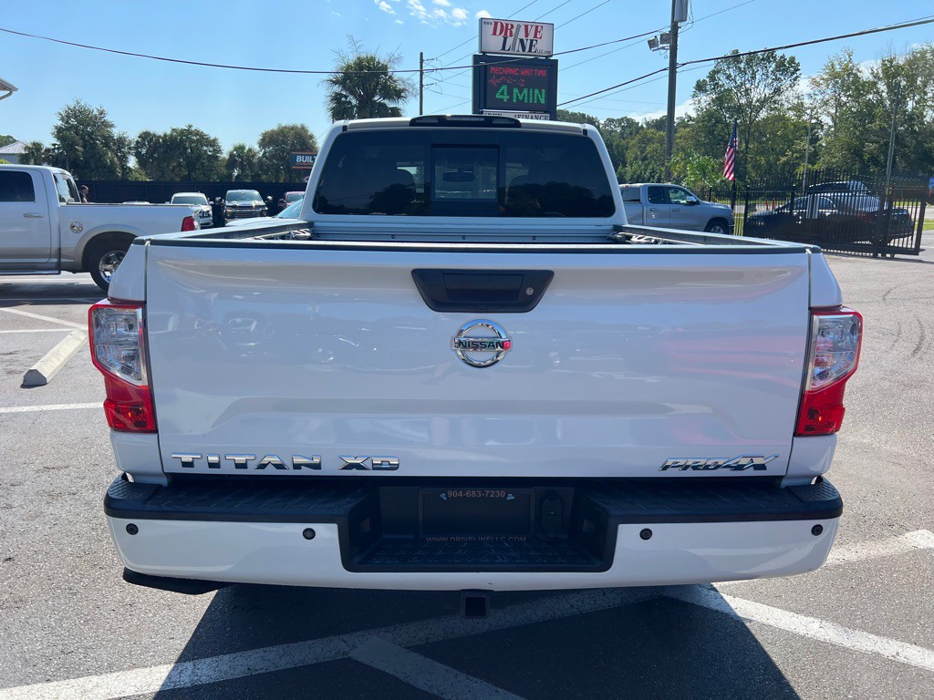 2018 Nissan Titan Image 8