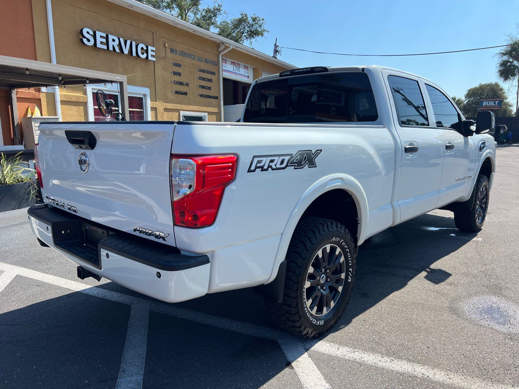 2018 Nissan Titan Image 9