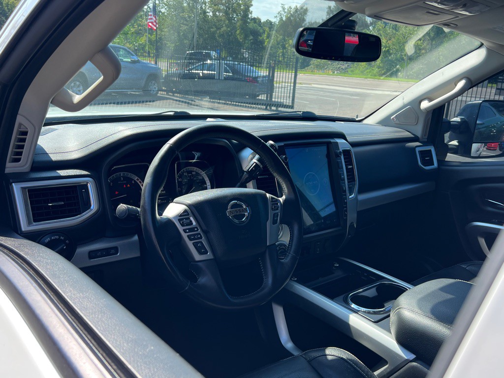 2018 Nissan Titan Image 13