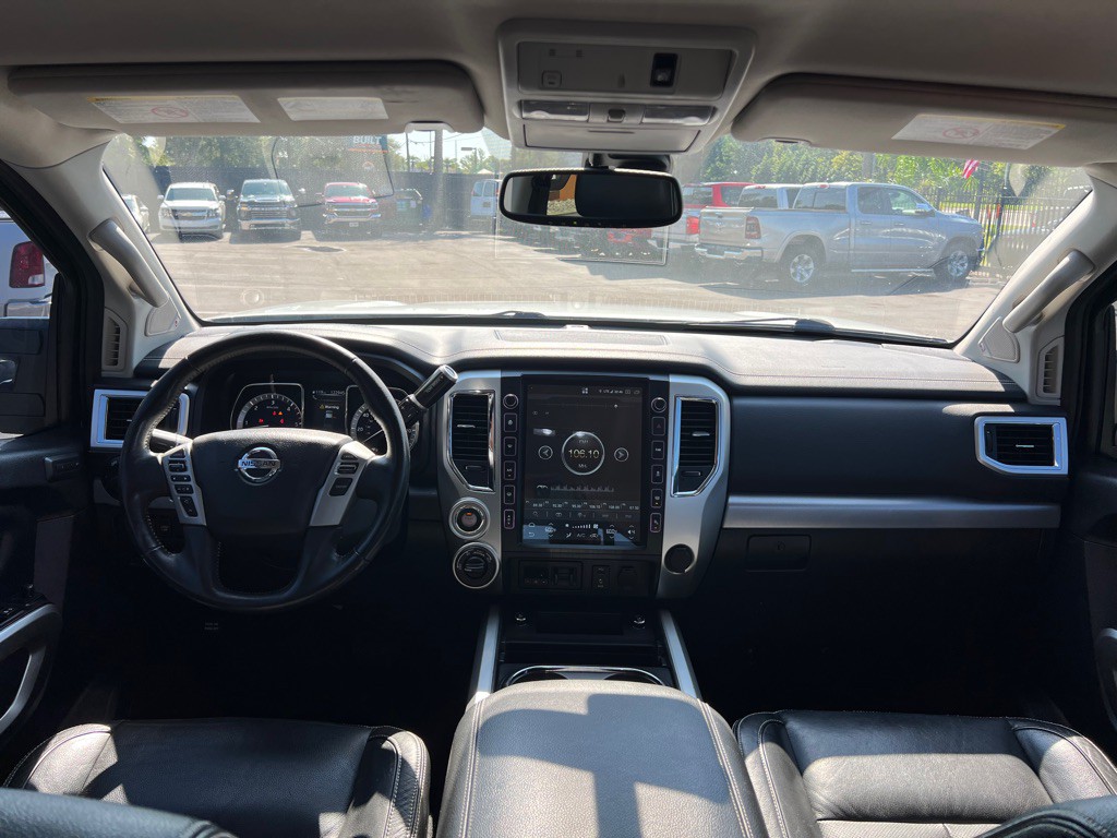 2018 Nissan Titan Image 14