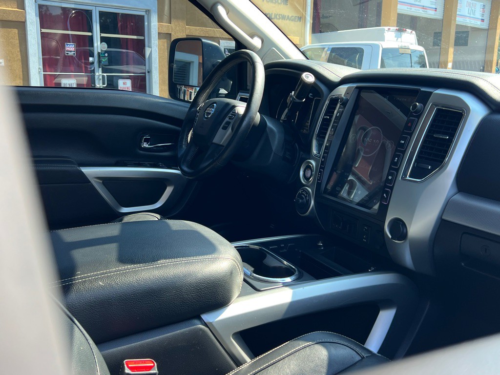 2018 Nissan Titan Image 15