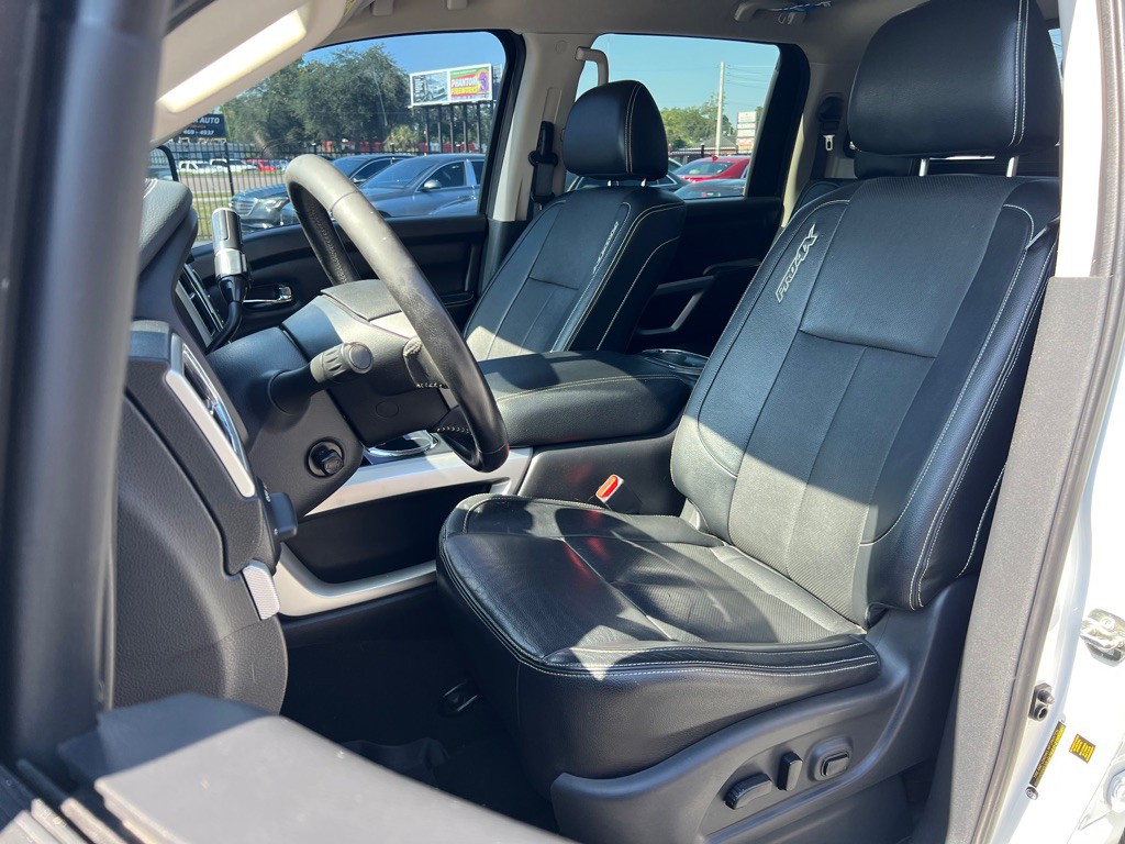 2018 Nissan Titan Image 18