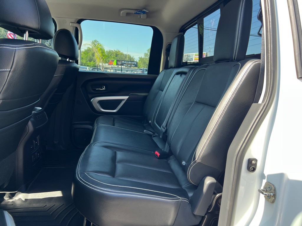 2018 Nissan Titan Image 21