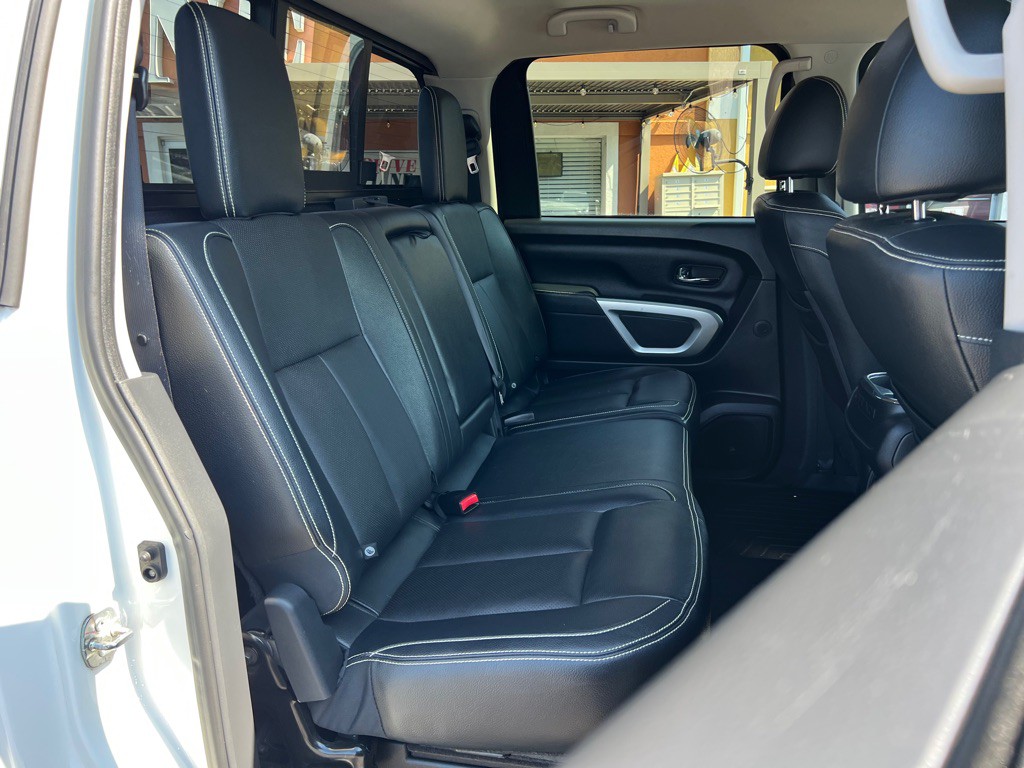 2018 Nissan Titan Image 22