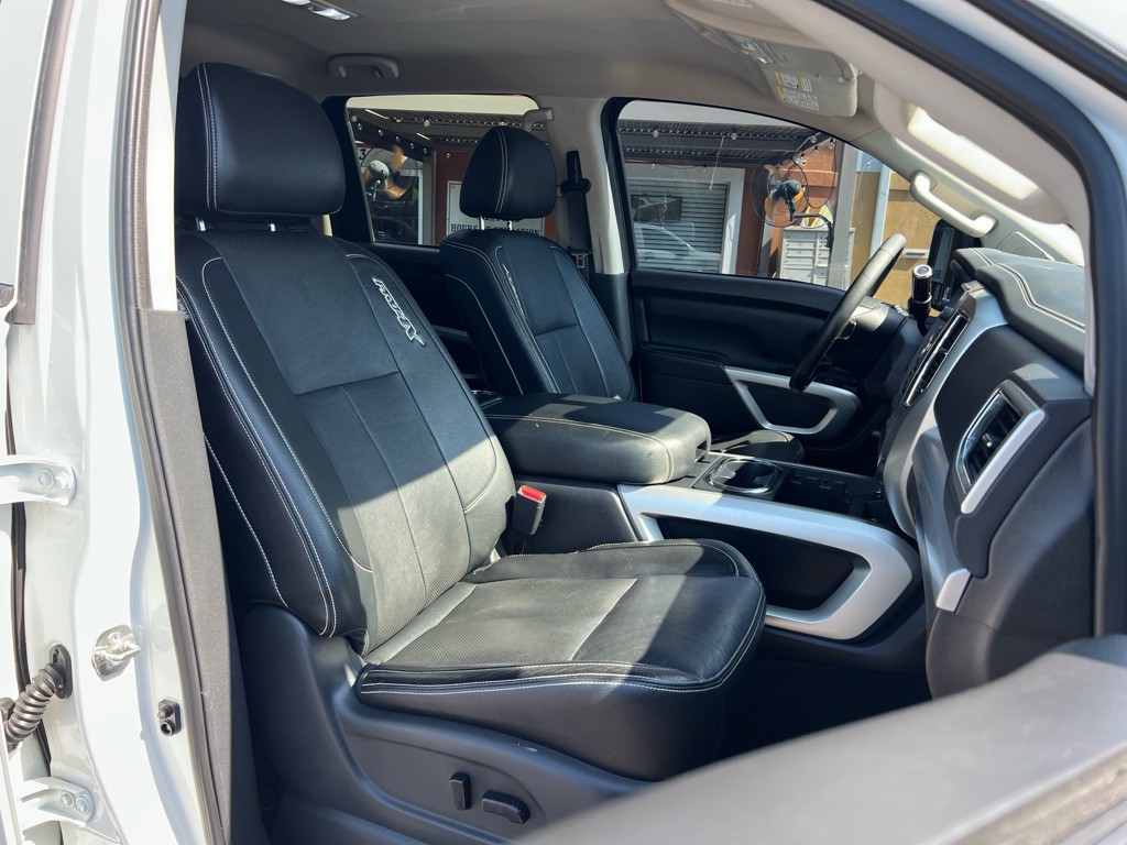 2018 Nissan Titan Image 25