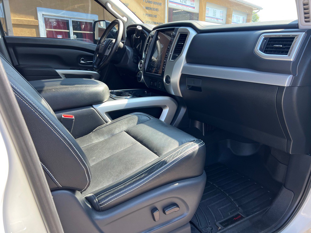 2018 Nissan Titan Image 27