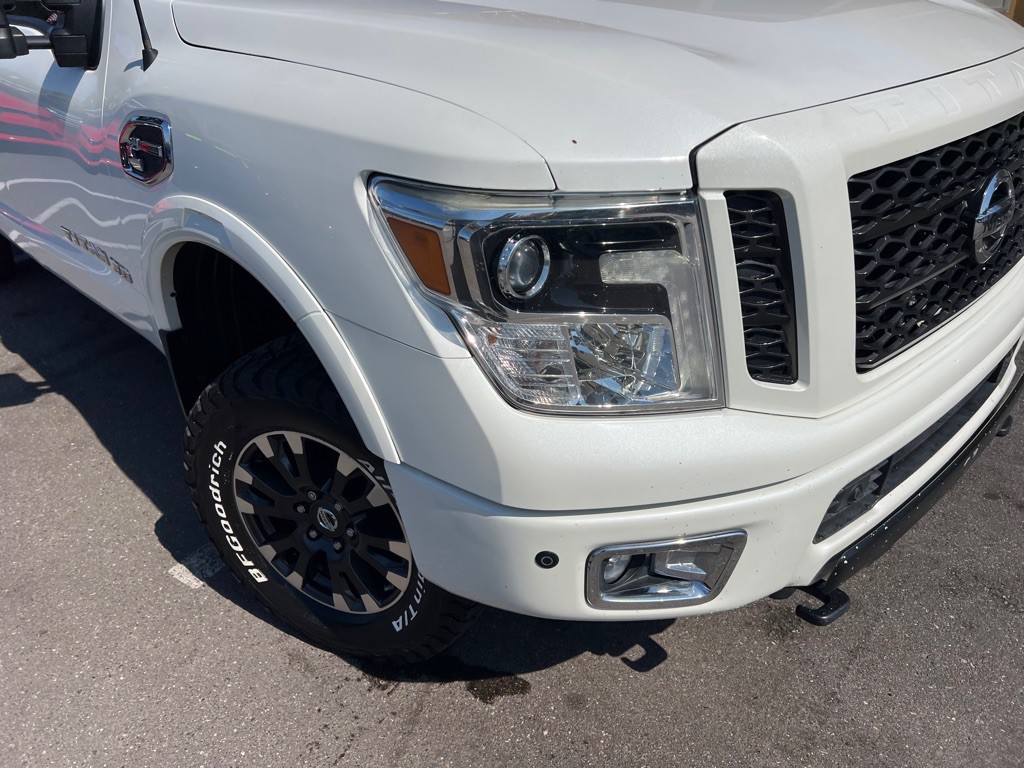 2018 Nissan Titan Image 50