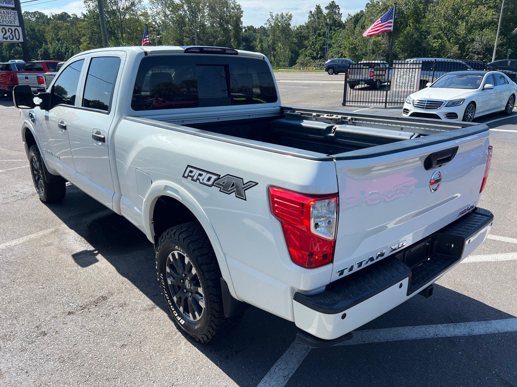 2018 Nissan Titan Image 60
