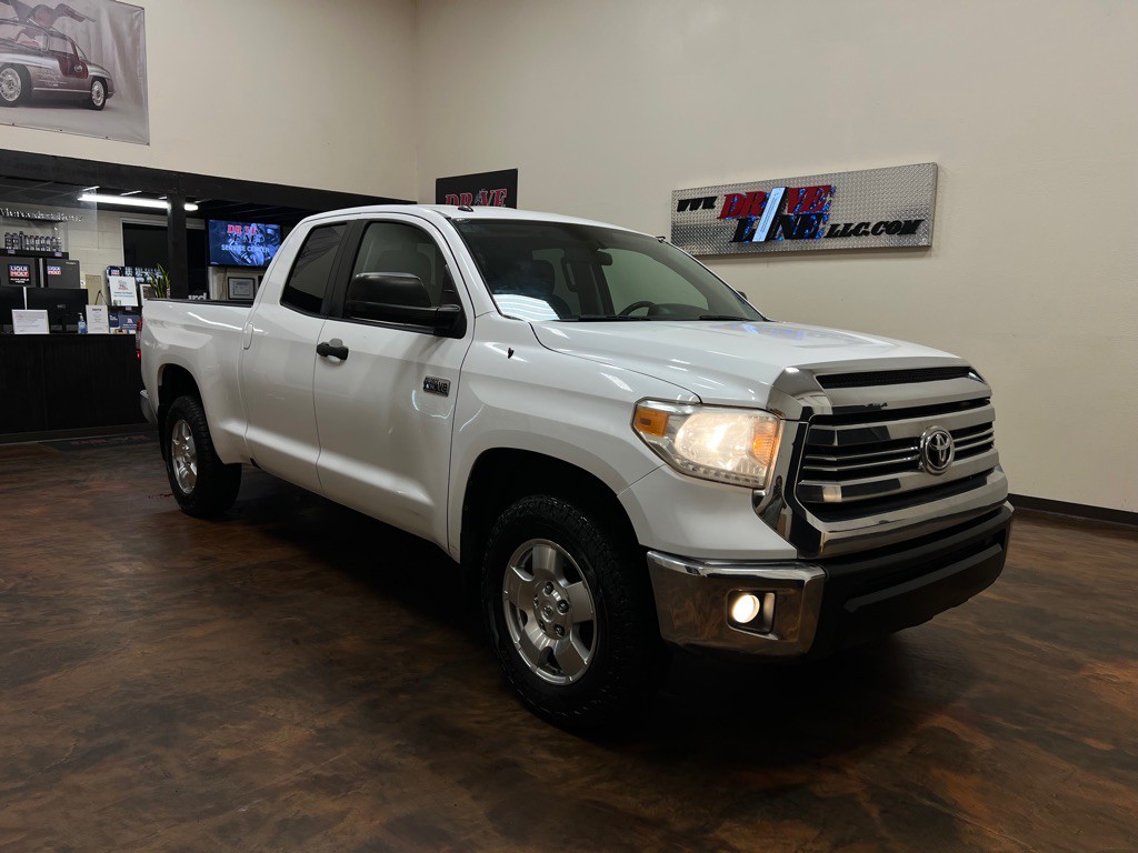 2017 Toyota Tundra Image 3