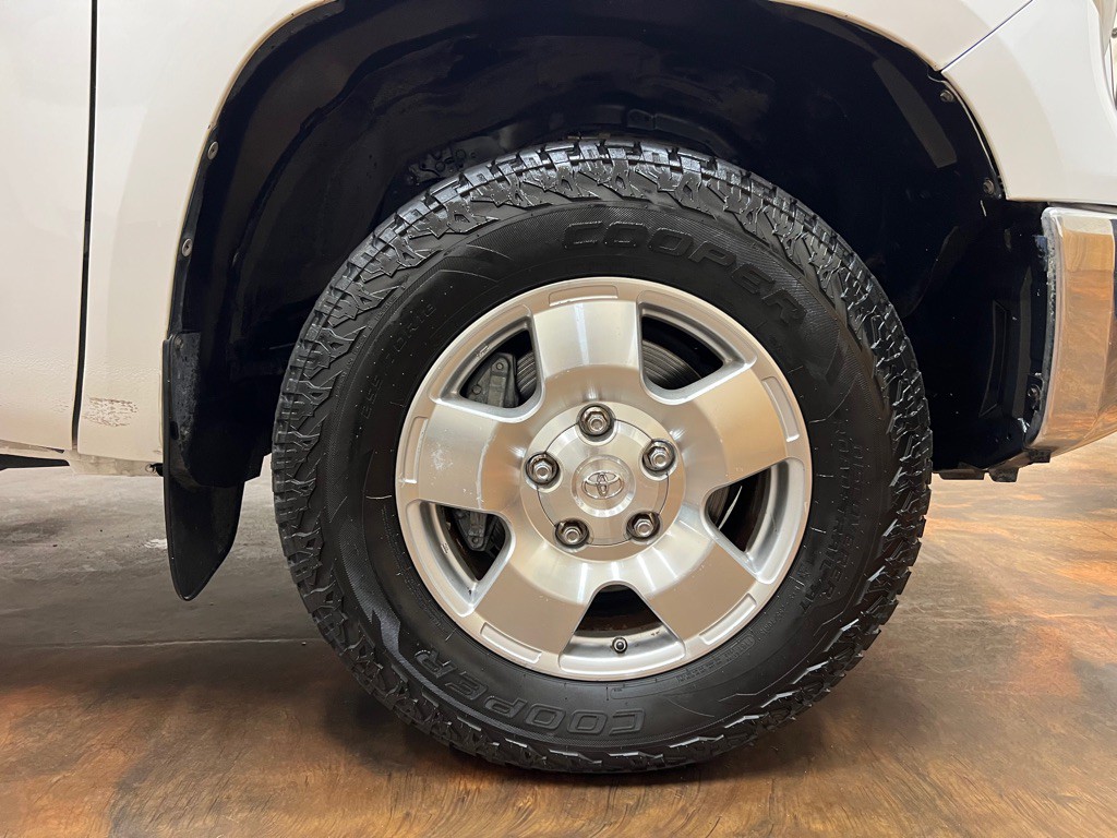 2017 Toyota Tundra Image 10