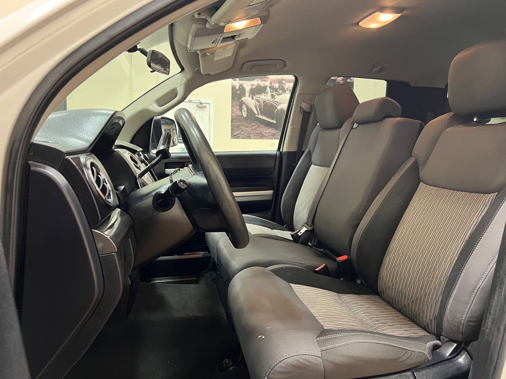 2017 Toyota Tundra Image 17