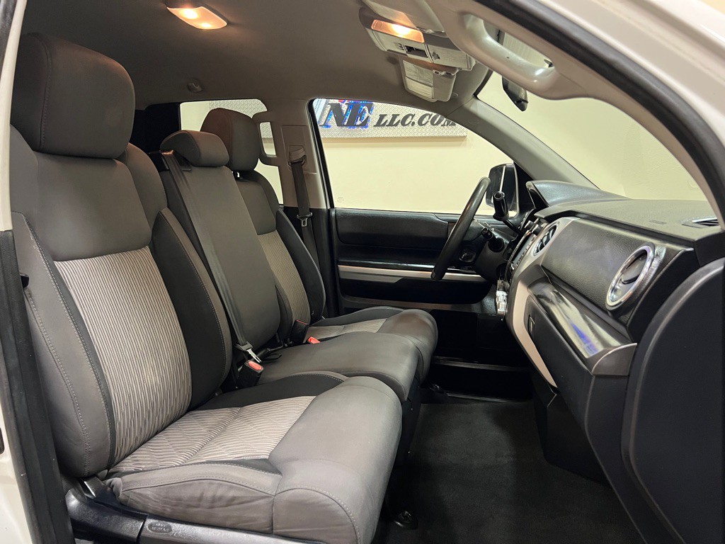 2017 Toyota Tundra Image 24