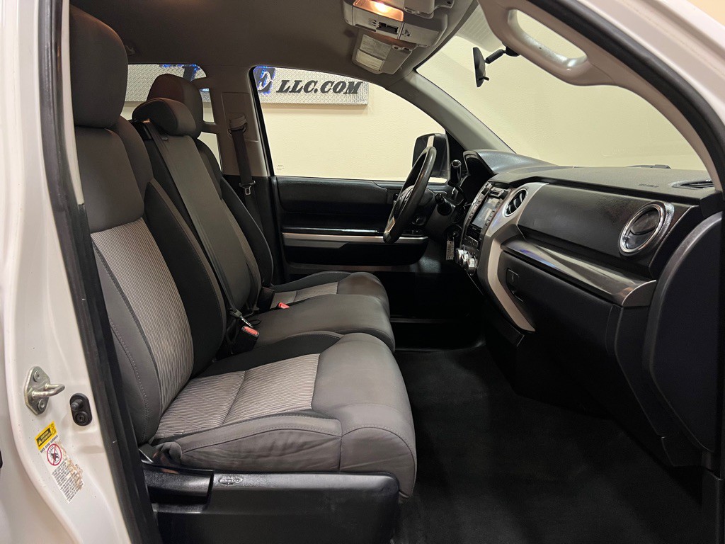 2017 Toyota Tundra Image 25