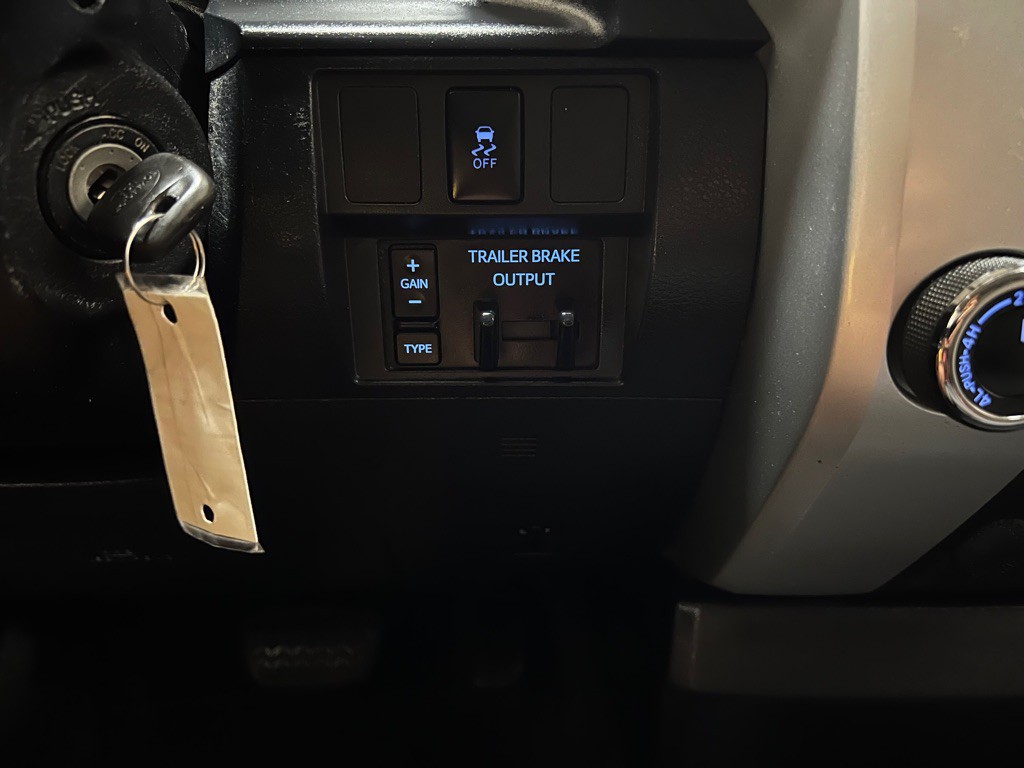 2017 Toyota Tundra Image 35